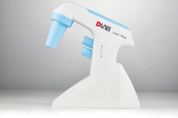 پیپت پرکن الکترونیکی DLAB مدل Levo Plus